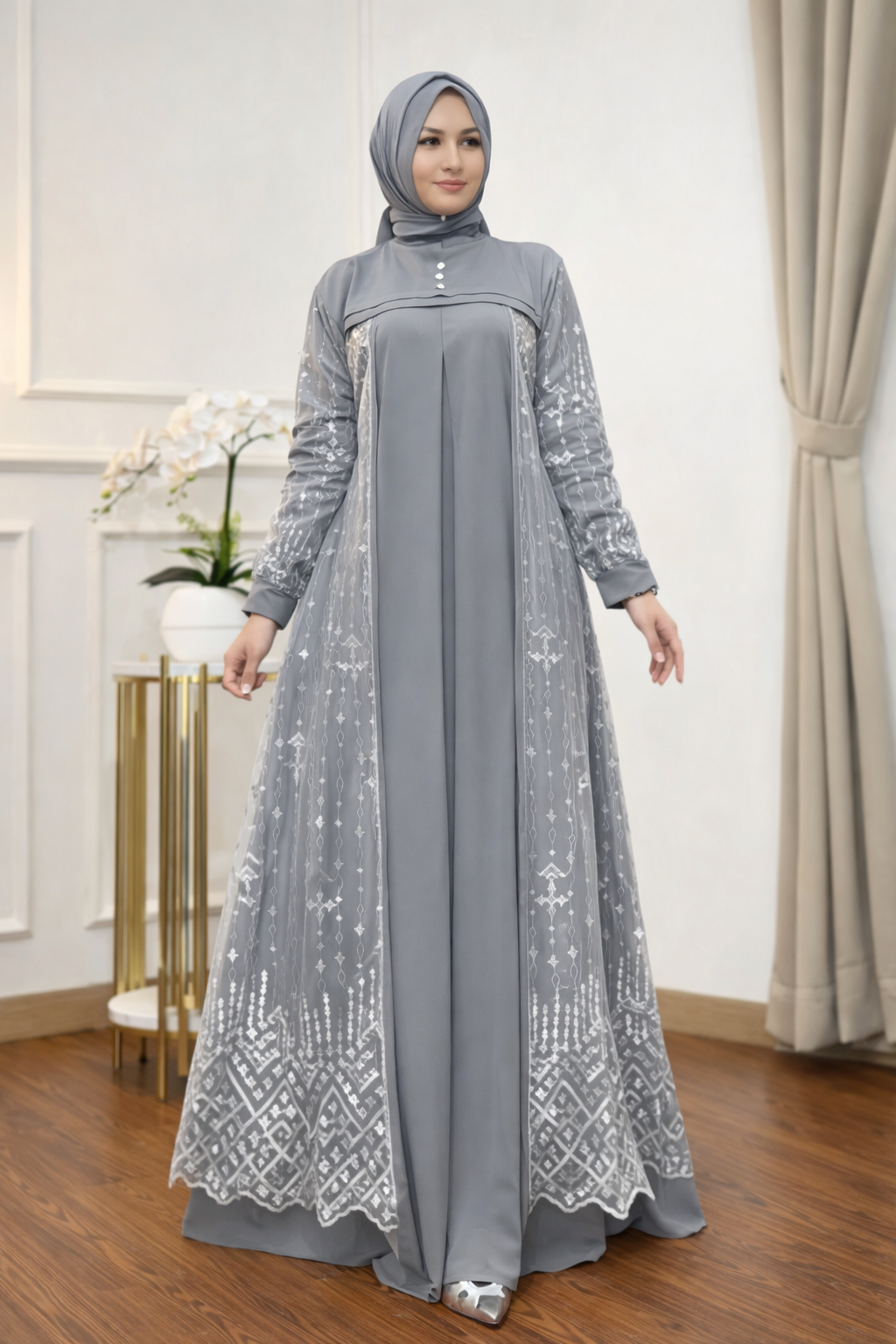 Abaya Argentée en Tulle Brodé – Chic & Raffinement